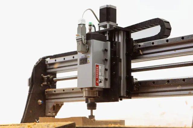 Machine CNC 3 axes en fonctionnement chez Atelier SIVI