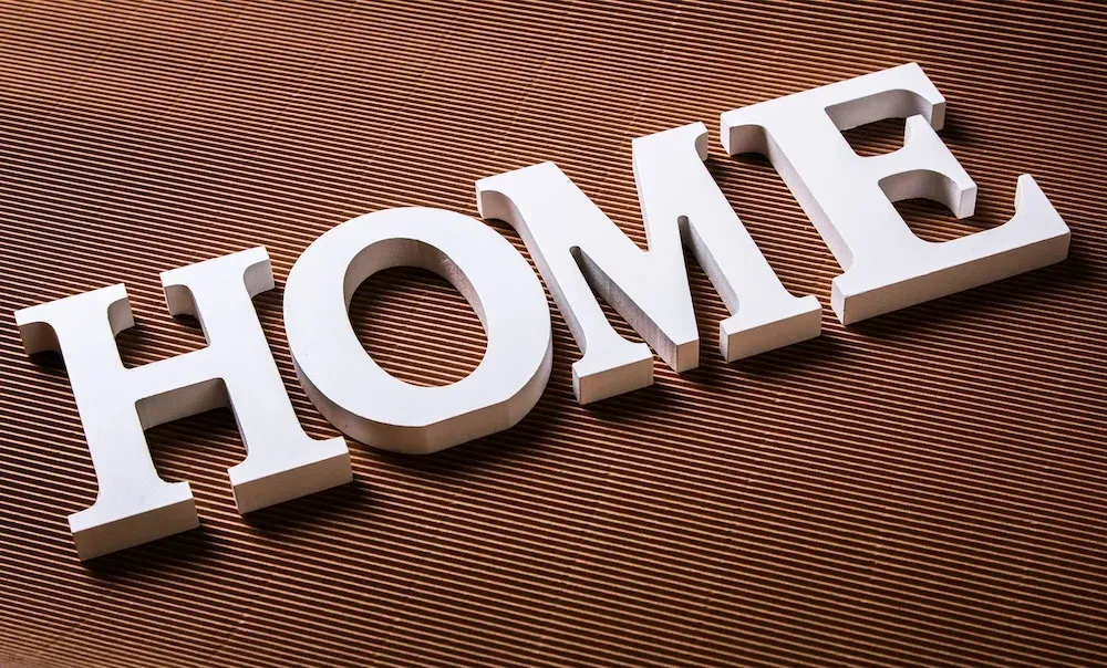 Lettres décoratives découpées par fraisage CNC