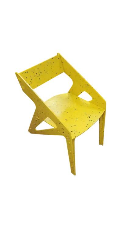 Prototype de chaise design en plastique recyclé
